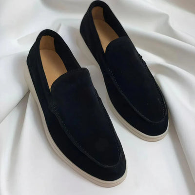 Elegant suède loafers