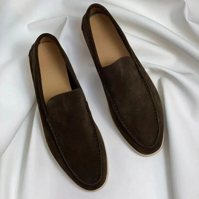 Elegant suède loafers