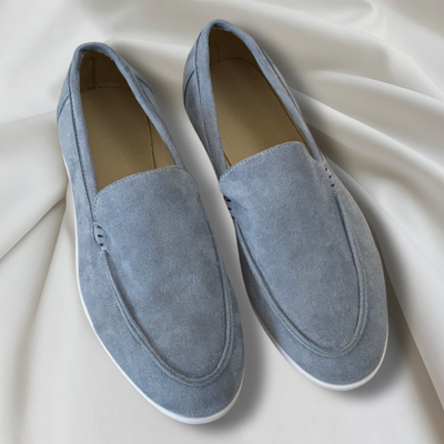 Elegant suède loafers