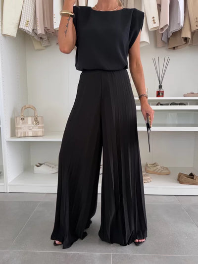 Maruja - Elegant And Comfortable Set