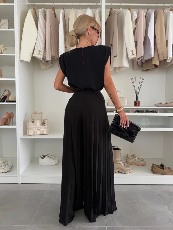 Maruja - Elegant And Comfortable Set