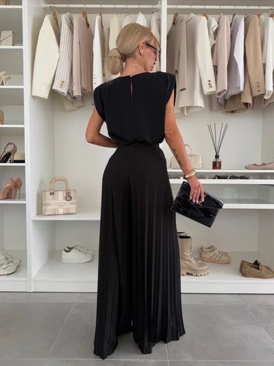 Maruja - Elegant And Comfortable Set