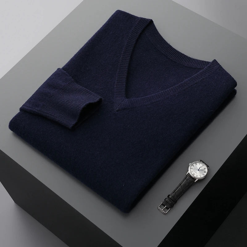 Wollpullover mit V-Ausschnitt